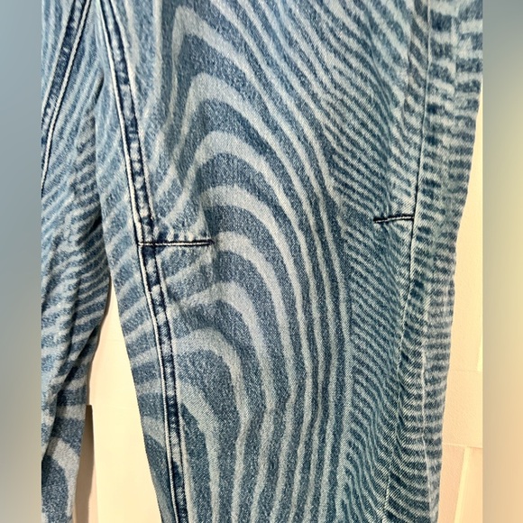 - BDG -Urban Outfitters | Jeans High Rise Extreme Baggy | MedWash w/Swirls… - Picture 4 of 7